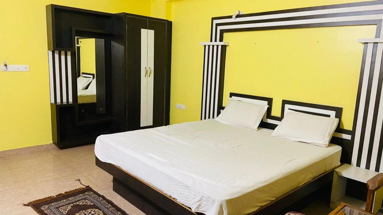 Hotel M J Residency Puri Exterior foto