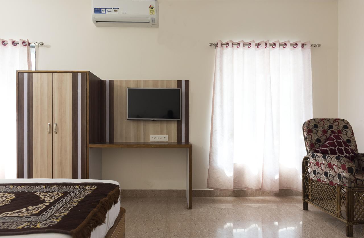 Hotel M J Residency Puri Exterior foto