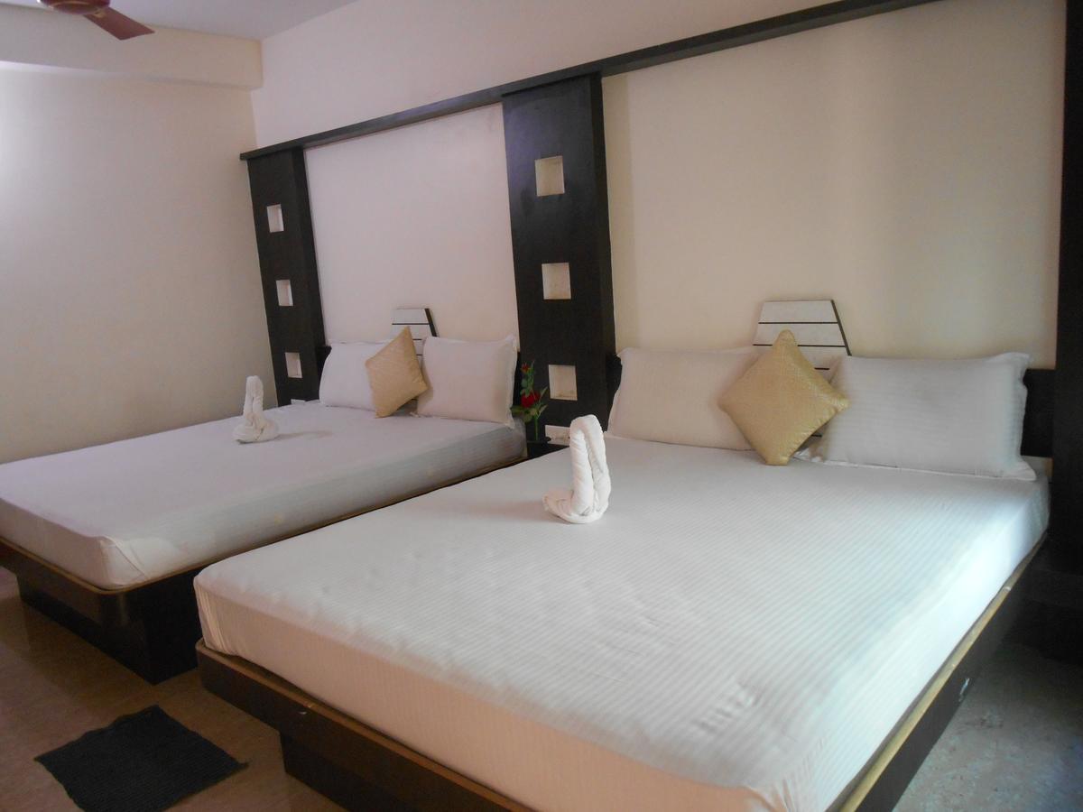 Hotel M J Residency Puri Exterior foto