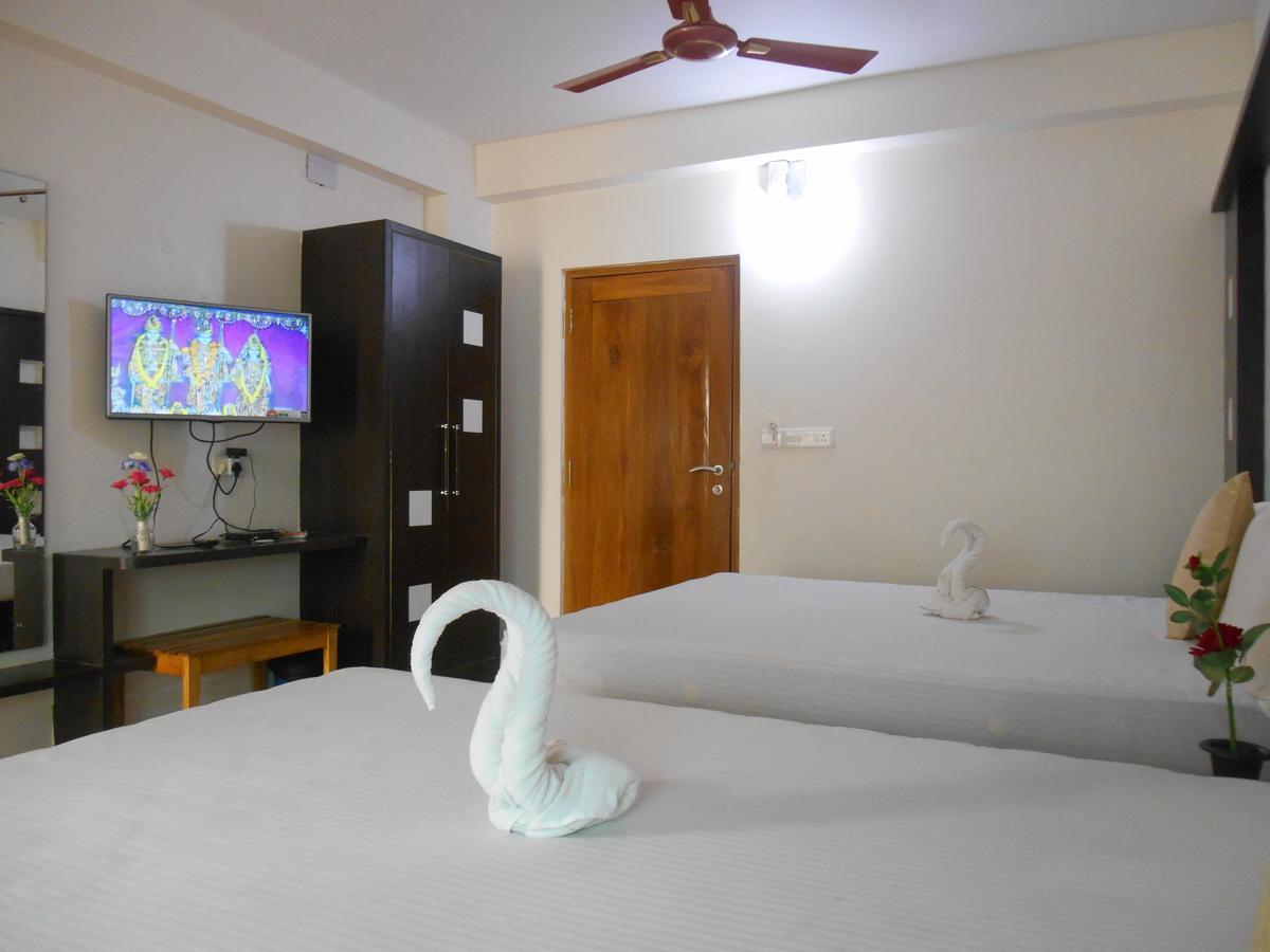 Hotel M J Residency Puri Exterior foto