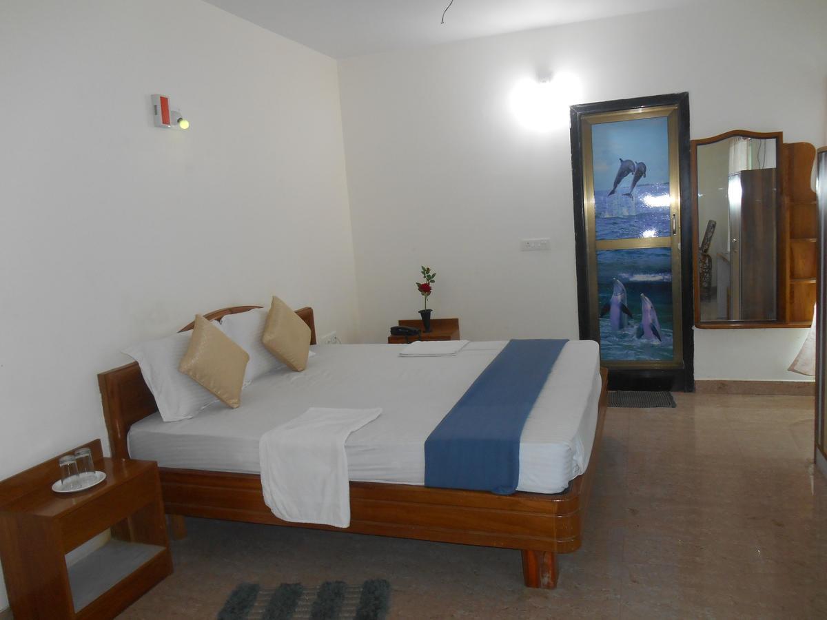 Hotel M J Residency Puri Exterior foto