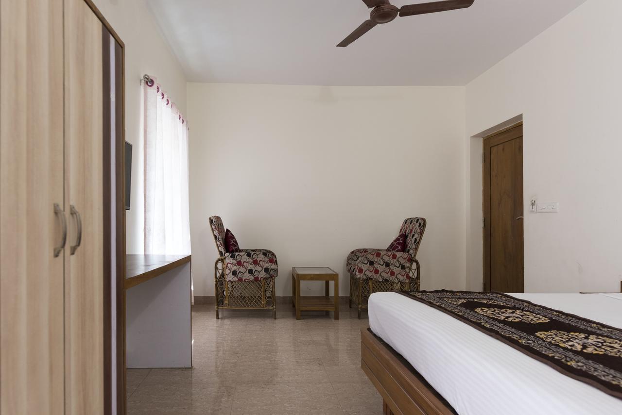 Hotel M J Residency Puri Exterior foto